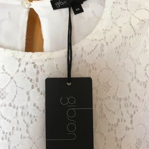 Gibson XS white lace bell sleeve top